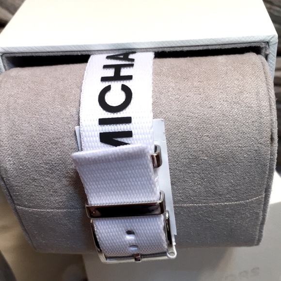 🖤MICHAEL KORS®UNISEX MK Logo Watch🖤 - Picture 11 of 11